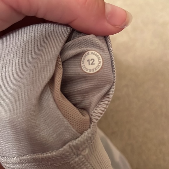 Lululemon bra 🍋 - Picture 5 of 6